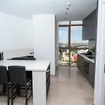 360 Heights, Gym & Pool شقة *